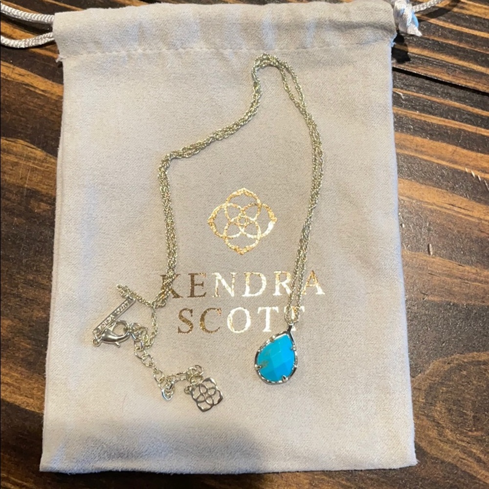 Kendra scott necklace